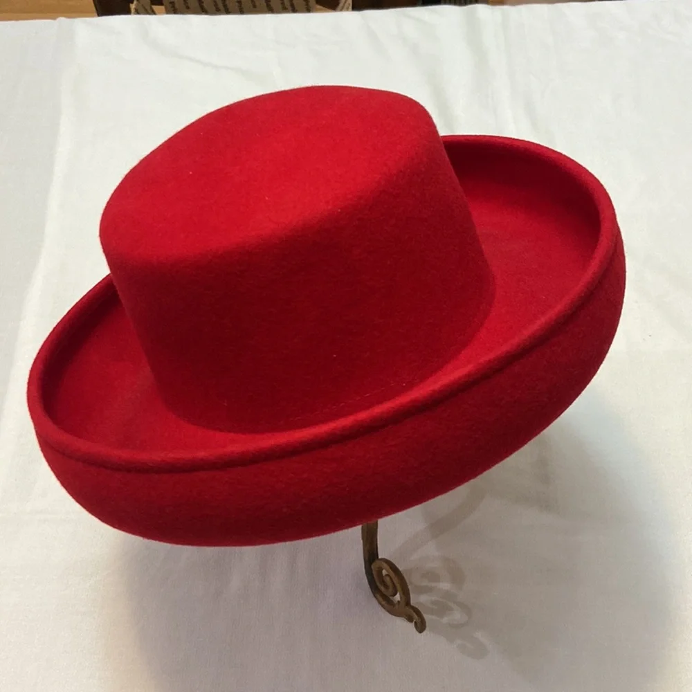 REDUCED- Red Womens 100% Wool Fedora Style Hat - Nice!